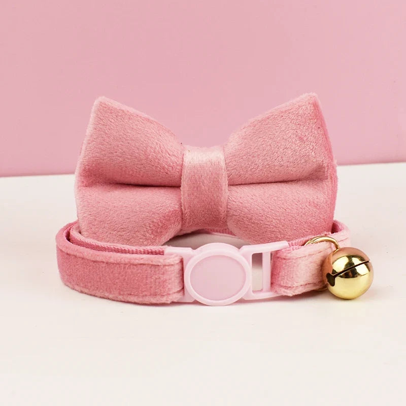 Collier en velours à gros nœud rose