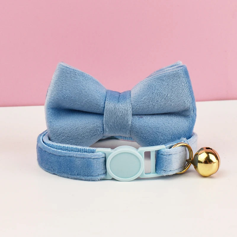 Collier velours à gros nœud – Bleu ciel, S (16-26 cm)