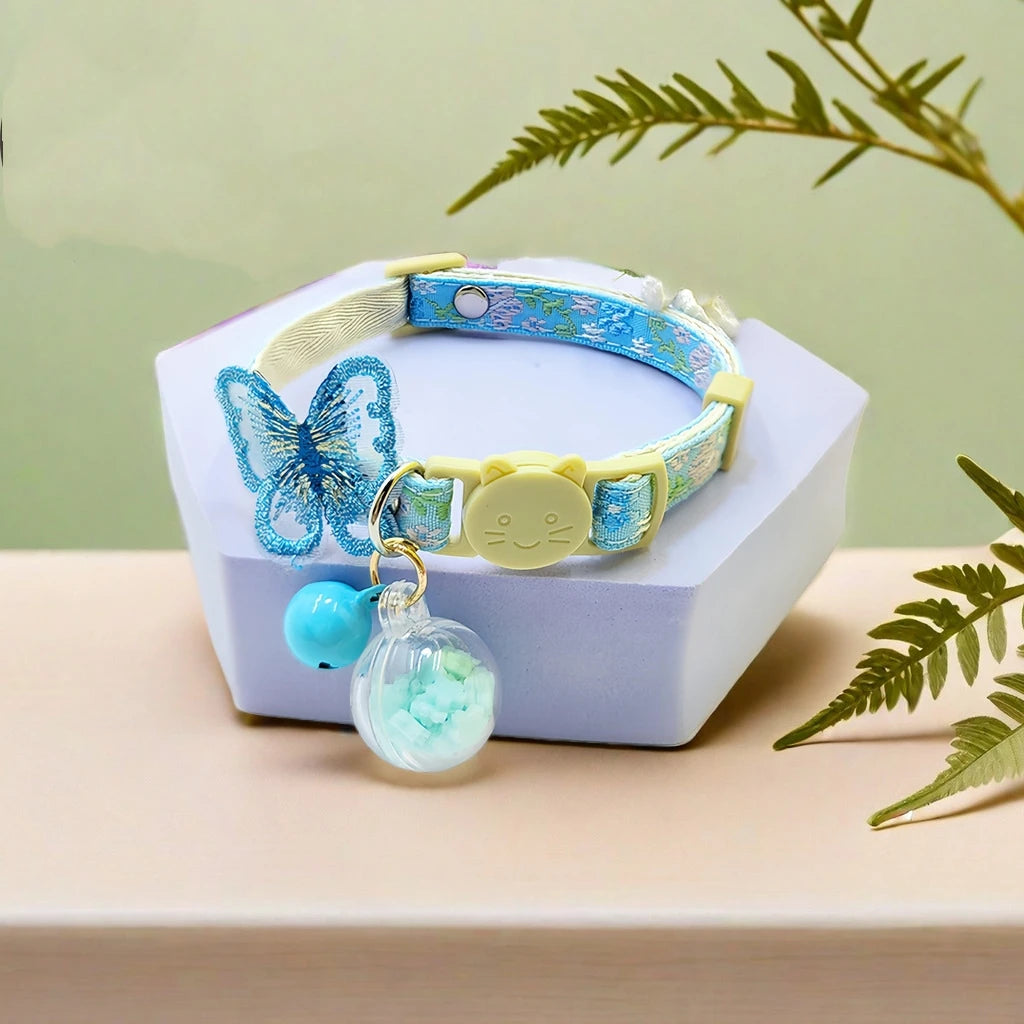 Collier papillon phosphorescent – Bleu